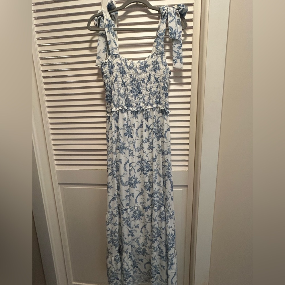 Max Studio White and Blue Floral Maxi Dress - L